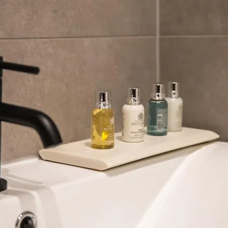 Kirkgate - Stylish Centre Апартаменты